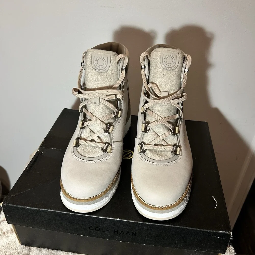Cole Haan GrandExplore‎ Waterproof Hiking Boots Beige Leather W22602 Womens 8.5B